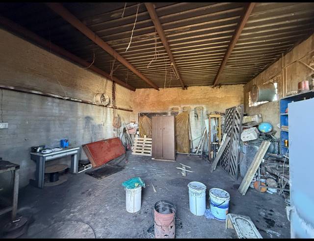 850M² WORKSHOP FOR SALE IN STAALRUS